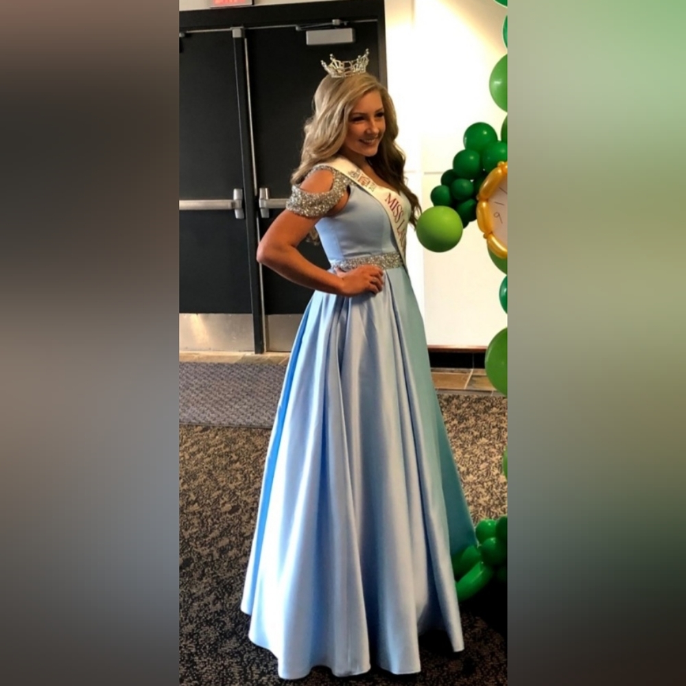 Size 4, Blue prom gown - Picture 3 of 3